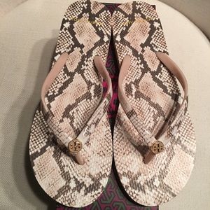 Tory Burch Blush Roccia FF Size 9 Never worn + box